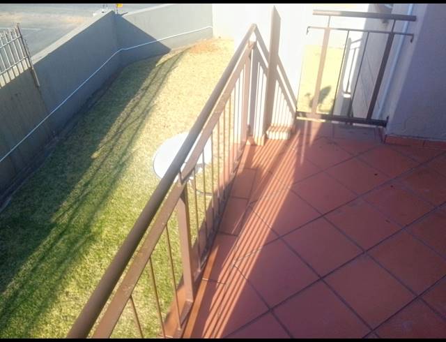 2 BEDROOM TOWNHOUSE FOR SALE IN GROBLERPARK